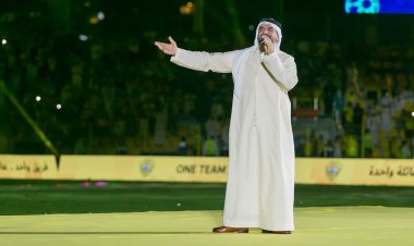 حسين الجسمي يحتفل ويبهج الجماهير بثنائية نادي الوصل الإماراتي "الدوري والكأس"