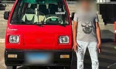 ضبط قائد سيارة نفذ حركات استعراضية خطرة بالطريق السياحي بأكتوبر دون رخصة قيادة