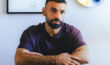 صلاح: في بداياتي كانوا بيتريقوا على لبسي وكنت بعيط في الحمام.. وأدين بالفضل لوالدي