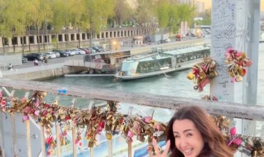 ​«قفل الحب» يثير الجدل.. هنا الزاهد تخطف الأنظار في باريس وتستعيد أسطورة «جسر العشاق»