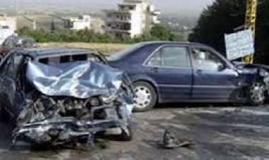 إصابة شخصين فى حادث تصادم  بين سيارتين ملاكي أعلى كوبري بالقاهرة الجديدة