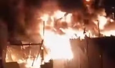 عمليات الإخماد مستمرة.. محافظة القاهرة: حريق منشأة ناصر امتد لـ 3 عقارات مخازن بلاستيك