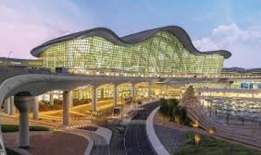 بسبب حالة الطقس.. مطار زايد الدولي يحث المسافرين على تخصيص وقت كافٍ للوصول إليه