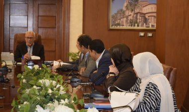 محافظ بورسعيد يستعرض إنجازات الدولة على أرض المحافظة