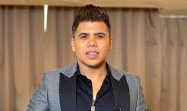 بلاغ ضد المطرب عمر كمال بتهمة سرقة أغنية «احضني»