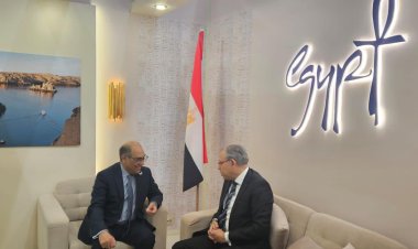 سفير مصر في موسكو يزور الجناح المصري بمعرض MITT السياحي