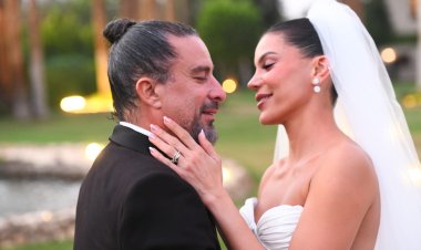 المخرج هادي الباجوري وعروسه هايدي خالد يسقطان أرضًا من شدة الرومانسية في الرقصة الأولى