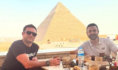 سكوت إيستوود "ابن الطيب" يزور مصر في رحلة سياحية برفقة محمد كريم