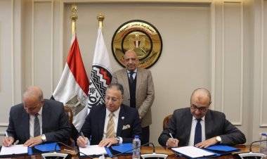 وزير قطاع الأعمال العام يشهد توقيع عقد إنشاء وإدارة وتشغيل مصنع لإنتاج منتجات الكلور ومشتقاته