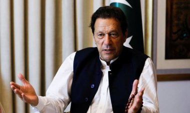 انتهكا قانون الزواج.. الحكم على رئيس وزراء باكستان السابق وزوجته بالسجن 7 سنوات