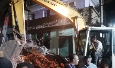 عاجل.. استخراج «4» مصابين أحياء و«5» جثامين من أسفل العقار المنهار في «ميت غمر»