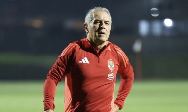 كولر يجتمع بجهازه المعاون استعدادا لنهائي السوبر المصري