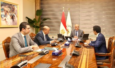 وزير الري يلتقي مدير الشبكة الإسلامية لتنمية وإدارة مصادر المياه