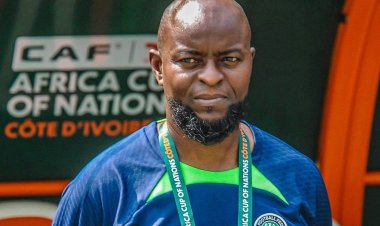 قبل تصفيات كأس العالم.. «فينيدي جورج» مدربًا جديدا لمنتخب نيجيريا