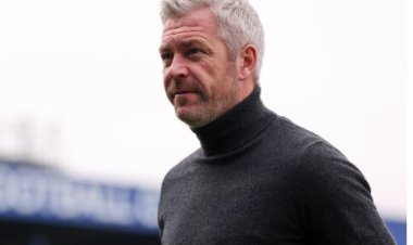 دخل في علاقة مع لاعبة.. سر إقالة مدرب ليستر سيتي لفريق السيدات 