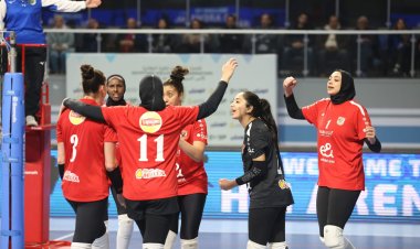 "سيدات طائرة الأهلي" يفوز على الزمالك ويتوج بكأس السوبر