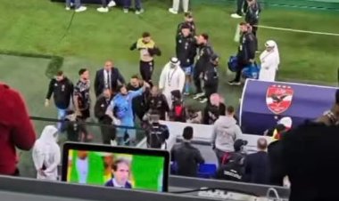 بعد مطالبتهم برحيل كهربا. . الشناوي للجماهير: أنا كمان همشي