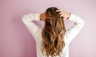 خطوات عملية لتحسين صحة الشعر وتعزيز نموه بشكل طبيعي