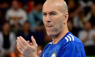 زيدان يبدأ مهمته مع منتخب فرنسا.. أول مران للمدرب الجديد مع الديوك