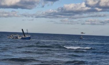 القوات البحرية الجزائرية تنقذ بحارة أجانب