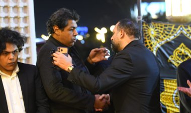 الفنان عماد زيادة يقدم واجب العزاء لأسرة الزعيم عادل إمام في وفاة شقيقته