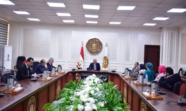 وزير العمل يبحث خطة "البنية المعلوماتية لسوق العمل" مع "الاتصالات" ويوجه بسرعة التنفيذ