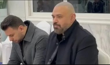 الشاعر خالد تاج الدين  يستقبل عزاء والده بالمعادي