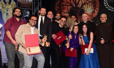 منى زكي تعلق على فوزها بجائزة أحسن ممثلة بمهرجان الكاثوليكي: سعادة توصف