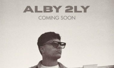 آدم ماجد المصري يطلق أولى أغانيه "قلبي قالي" ويخوض أولى تجاربه المسرحية في "دهب"