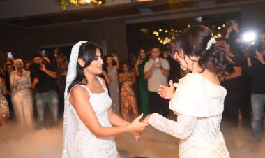 أمل رزق تحتفل بزفاف ابنتها هيا اسماعيل كتكت على شاب من خارج الوسط الفني 