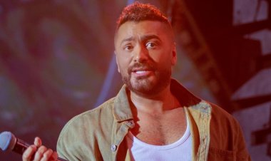 «تمثيلية».. ناقد فني يهاجم تامر حسني بعد أحداث حفله بالإسكندرية