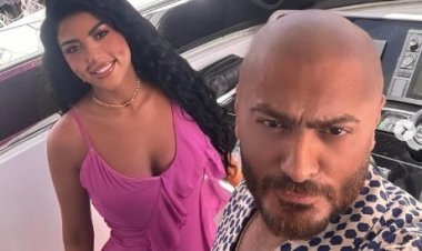 بعد اللوك الجديد.. تامر حسني يشوق جمهوره لعمله الفني القادم