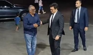 الدكتور أحمد فؤاد هنو وزير الثقافة ونقيب الصحفيين خالد البلشي في عزاء الكاتب الراحل صنع الله إبراهيم