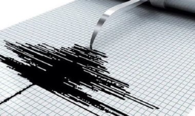 زلزال بقوة 5.6 يضرب شمالى تركيا وانهيار منارات بعض المساجد القديمة