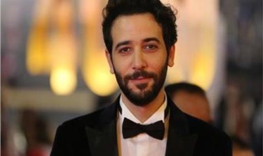 بين كواليس الشخصية وأزمة التأجيل.. كريم قاسم يروي رحلة فيلم «القصص» من قرطاج إلى الأقصر