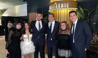 في أجواء عائلية.. الفنان هاني رمزي يحتفل بخطوبة نجله "شادي"