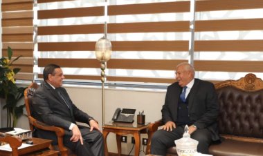 «آمنة» يتابع مع محافظ الوادي الجديد المشروعات الخدمية والتنموية