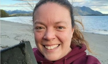 البحر يعيد محفظة لأصحابها.. «وصلت لغاية عندها»