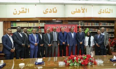 الخطيب يستقبل وفدا من الهلال السوداني لتقديم العزاء في العامري فاروق