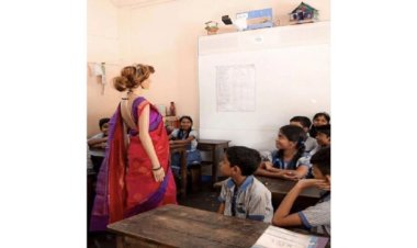 إيريس.. أول معلمة روبوت بزي الساري تعمل بالذكاء الاصطناعي