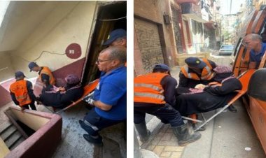 مش قادرة تتحرك.. الشرطة تنقل مسنة للمستشفى في البحيرة 