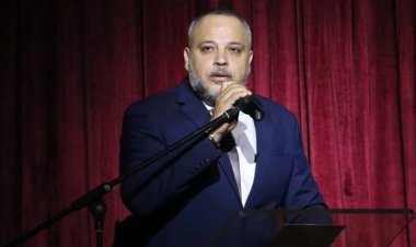 تامر عبد المنعم:  المصريون عندما شعروا بسلب هويتهم لجأوا للرئيس السيسي