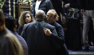 بعد يوم من انتهاء «عزاء» والده.. نجل الراحل حسن يوسف يشارك في عزاء الفنان مصطفى فهمي