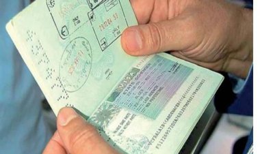 القبض على طباخ  سرق جواز سفر شقيقه وحاول السفر إلى فرنسا