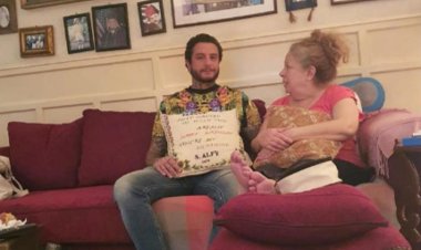 هعيش بقيت حياتي زعلان عليكي.. أول تعليق من أحمد الفيشاوي على وفاة والدته سمية الألفي