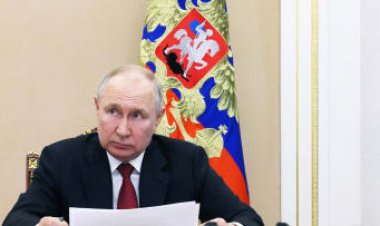 وصفهم بـ«الحثالة والخونة».. «بوتين» يأمر بمعاقبة المقاتلين الروس الموالين لـ«كييف»