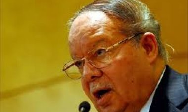 تصدى لتزوير انتخابات 2010.. مصطفى بكري يلقي الضوء على علاقة الراحل أحمد فتحي سرور بالرئيس السابق مبارك