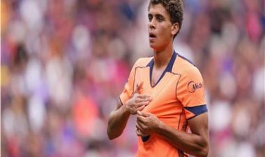 حمزة عبدالكريم يقود هجوم برشلونة أمام الأهلي في كأس خوان جامبر