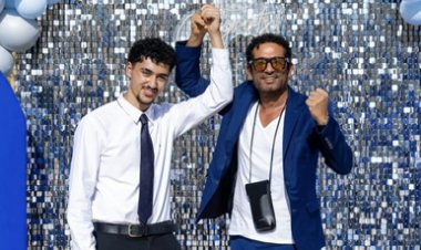 "مبروك يا صاحبي".. عمرو سعد يحتفل بتخرج ابنه الكبير من المدرسة