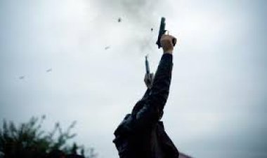 «ابنه اتخانق مع زميله».. موظف يطلق النار أمام مدرسة خاصة بالبساتين